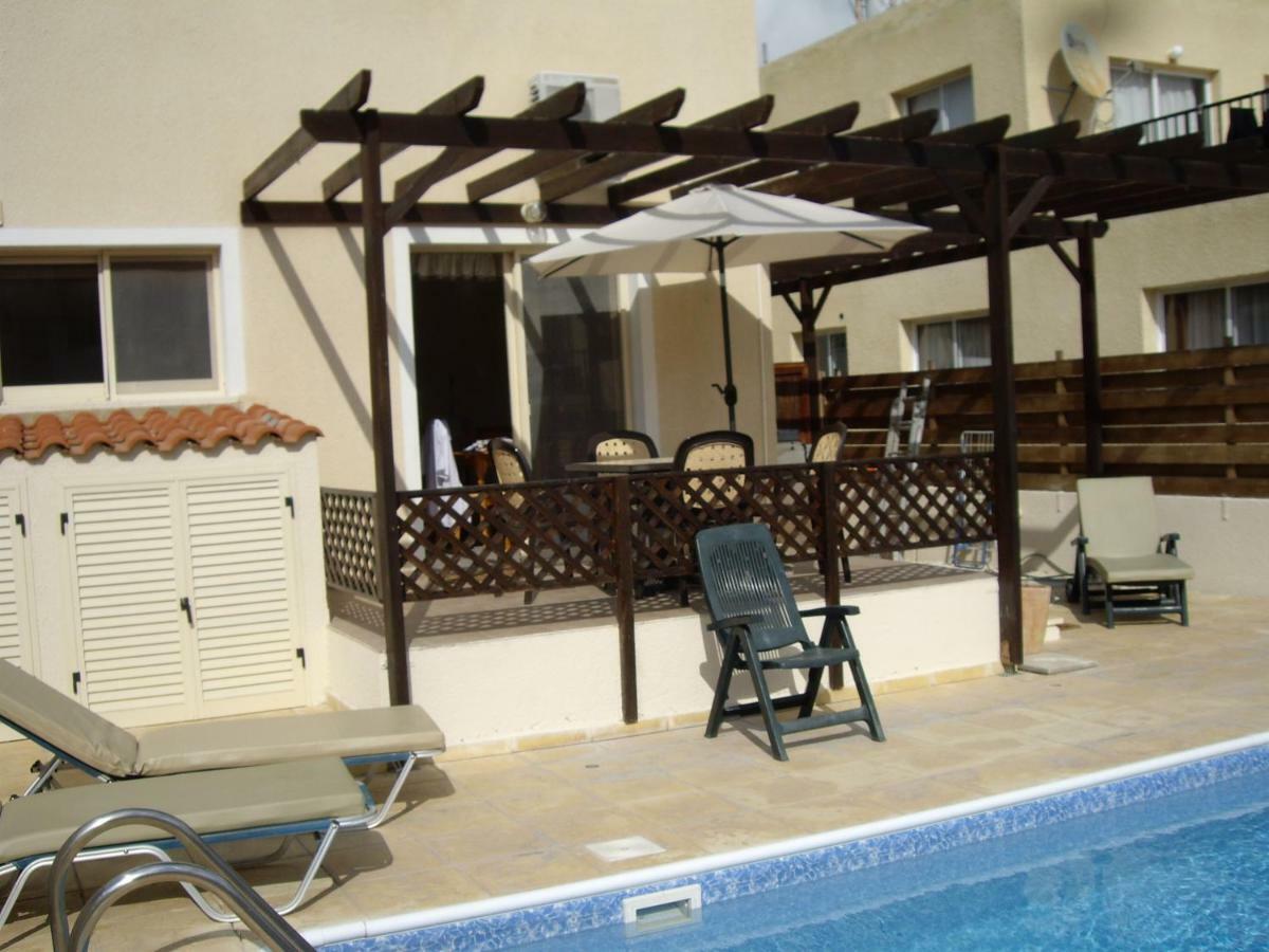 Frangipani Villa Пафос Екстериор снимка