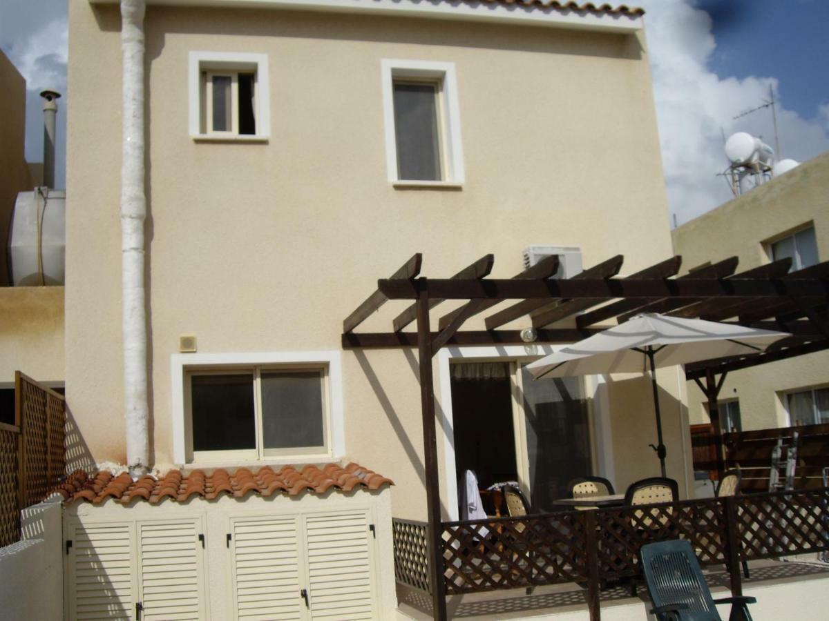 Frangipani Villa Пафос Екстериор снимка